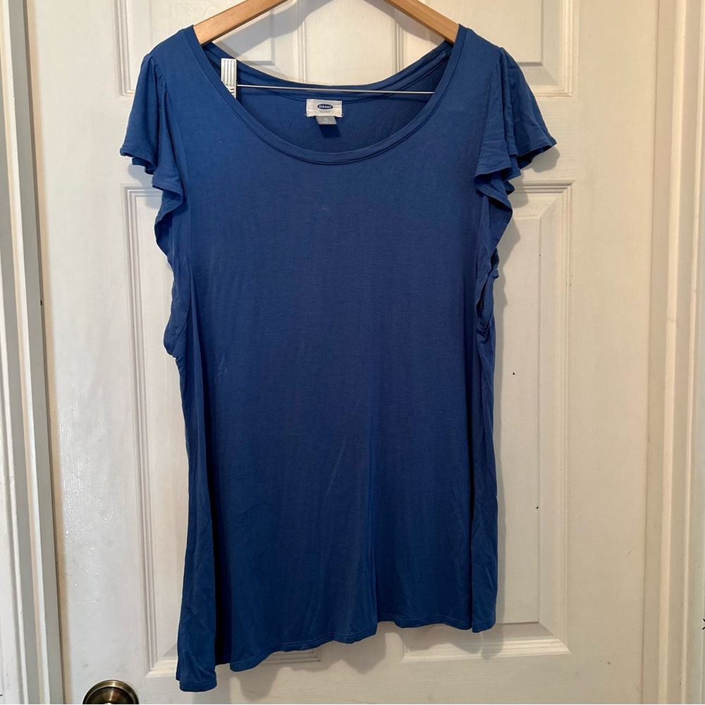 Women’s Old Navy T shirt. Size XL